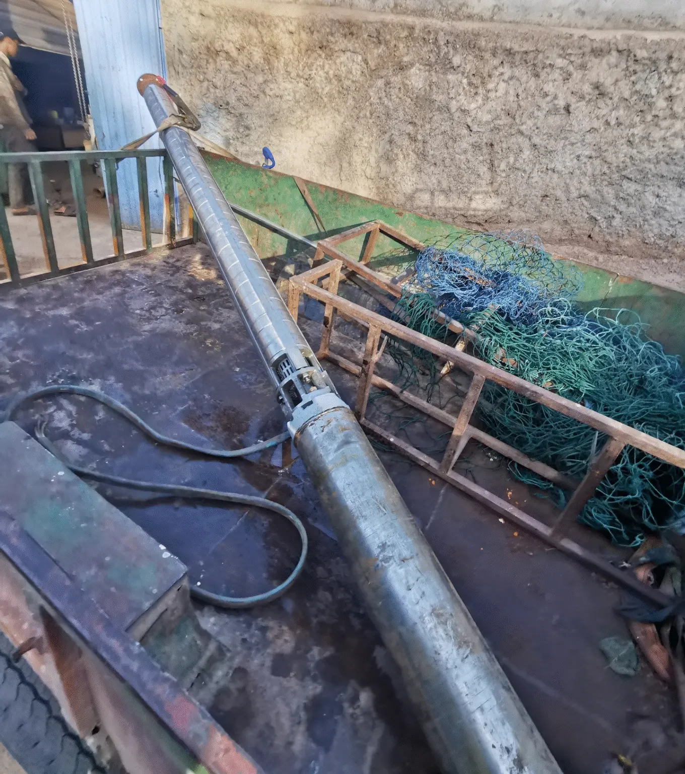 Réception d’un moteur immergé dans l’atelier Lotfi Bobinage à Marrakech